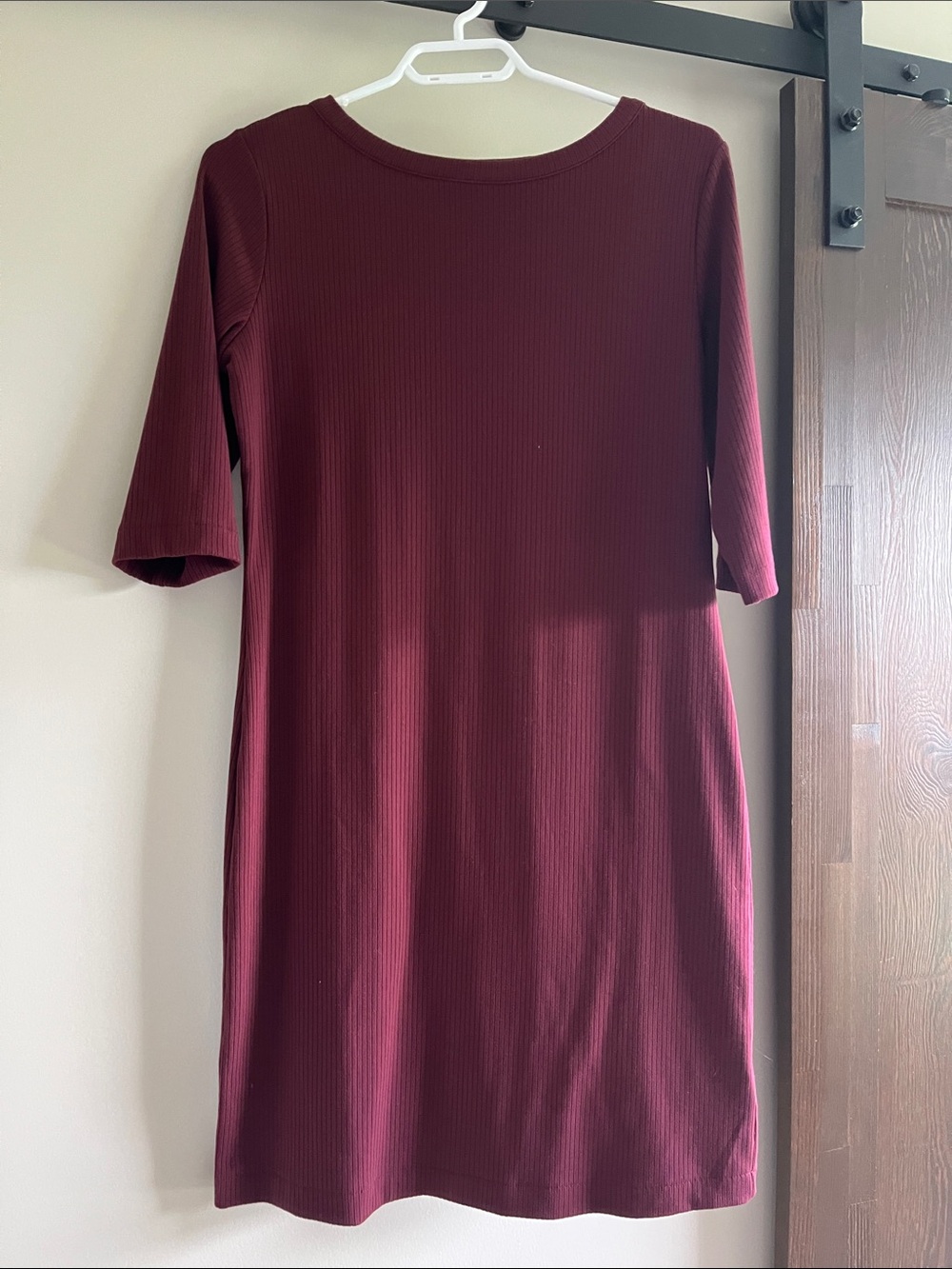 Denver Hayes Ribbed Short Sleeve Shift Dress - Burgundy Size XS